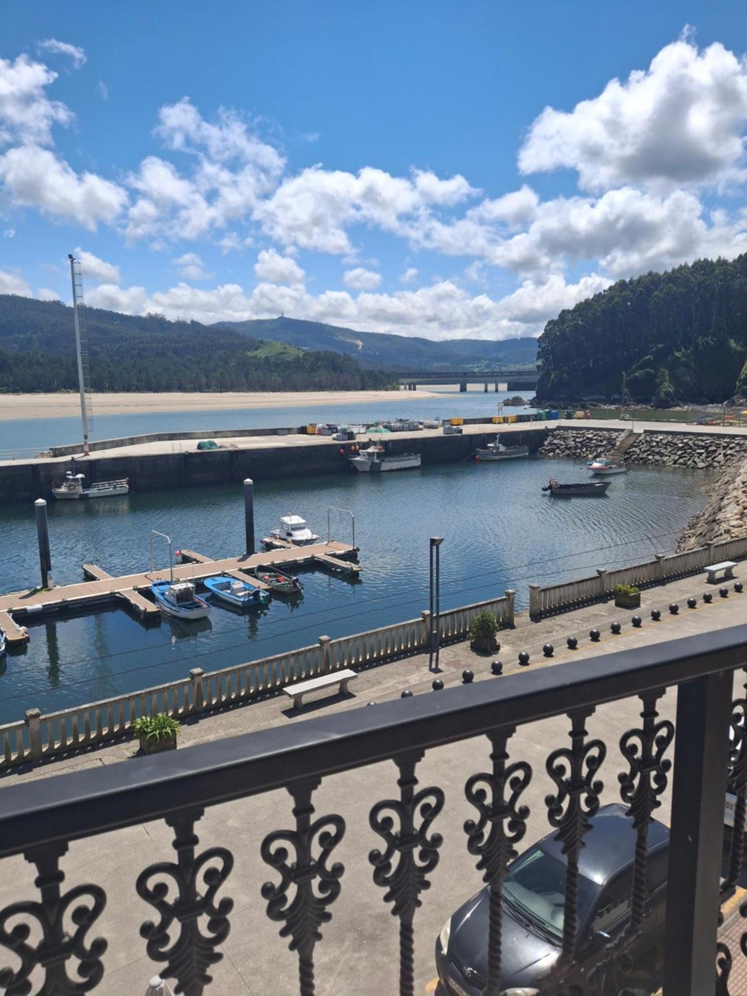Hostal La Marina Porto do Barqueiro Εξωτερικό φωτογραφία